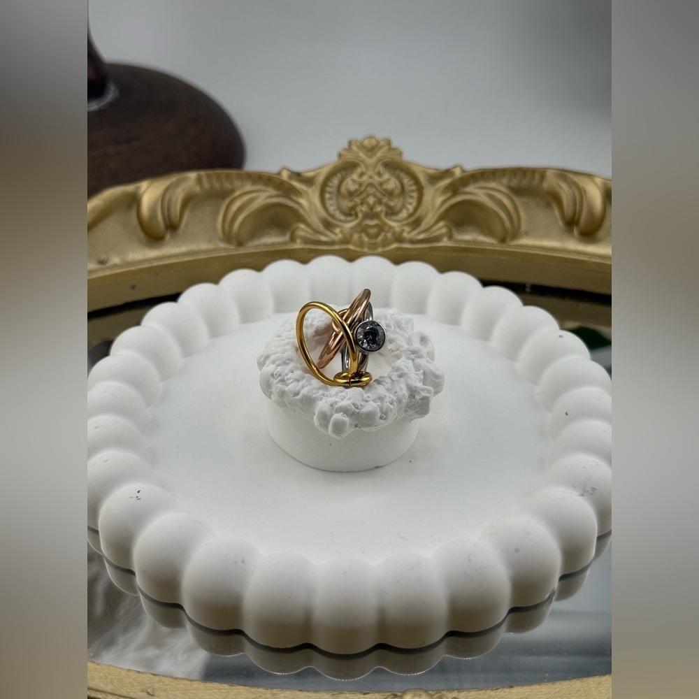 Trinity Style Interlocking Stainless Steel Ring ✨ - Picture 9 of 9